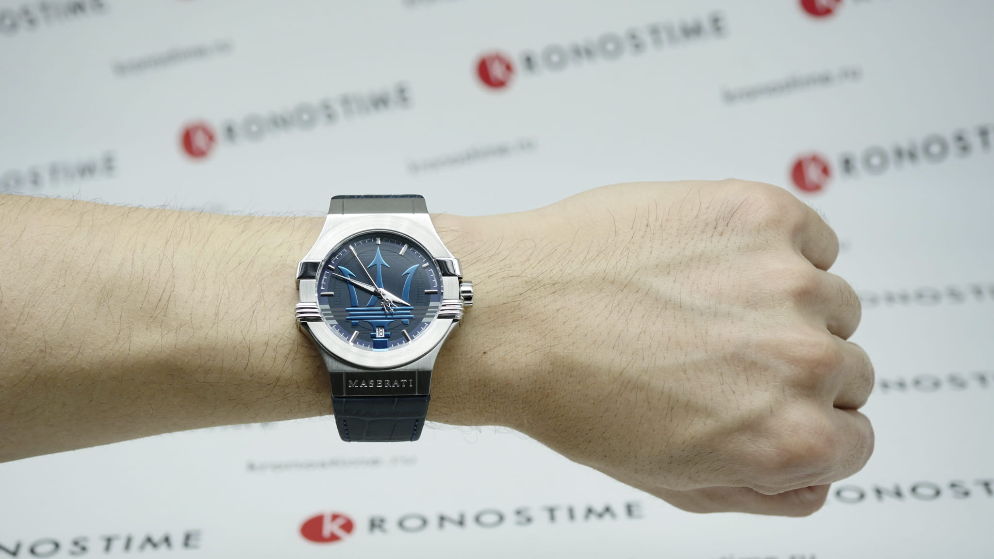 Maserati Maserati AQUA EDITION R8851108015 италия наручные мужские часы заводная головка с логотипом Maserati